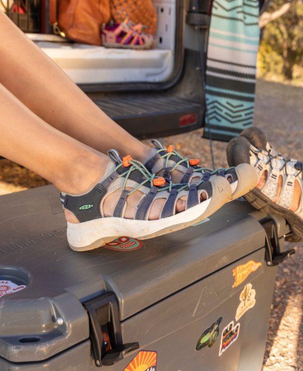 Women's Astoria West Sandal  |  Plaza Taupe/Roasted Pecan
