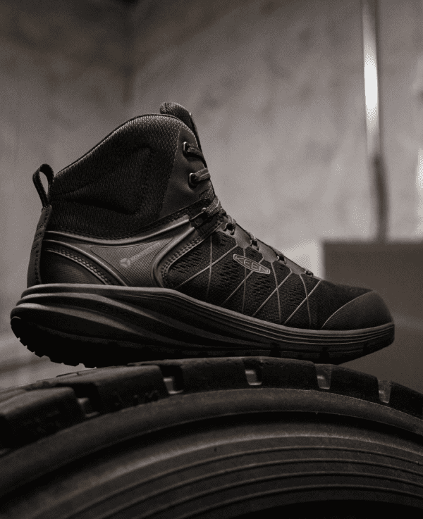Women's Vista Energy Mid INT MET (Carbon Toe) | Black/Raven