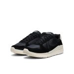 Women's KM2 Jogger | Black/Birch